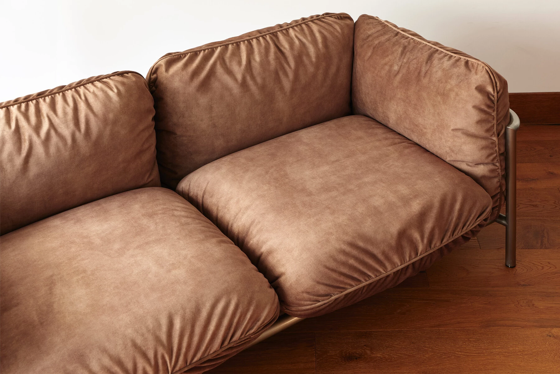 THE TRI 2P SOFA | EDITORA